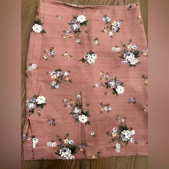 LOFT Floral Mauve Pencil Skirt - Picture 1 of 5